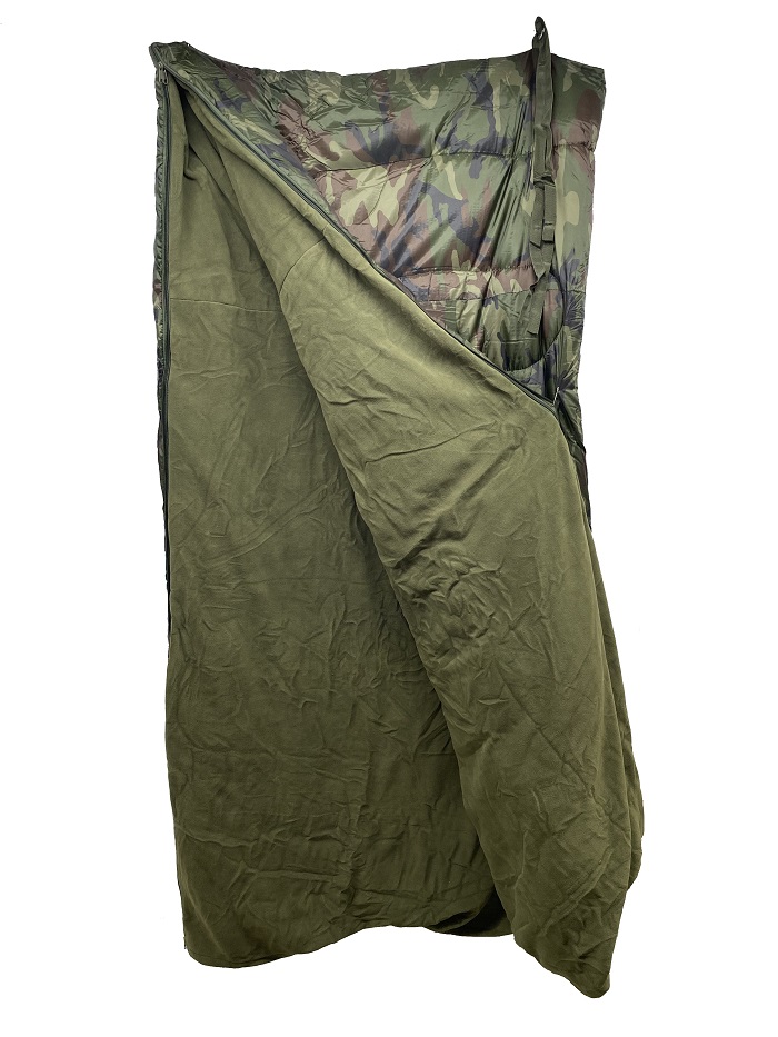 Combo sac de couchage camo vert et couverture de polar kaki